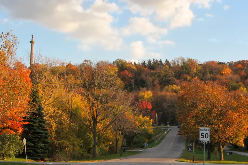 The Niagara Parkway in autumn color