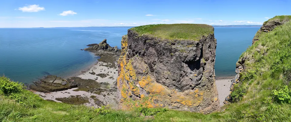 Cape Split's clifftop above the tidal race