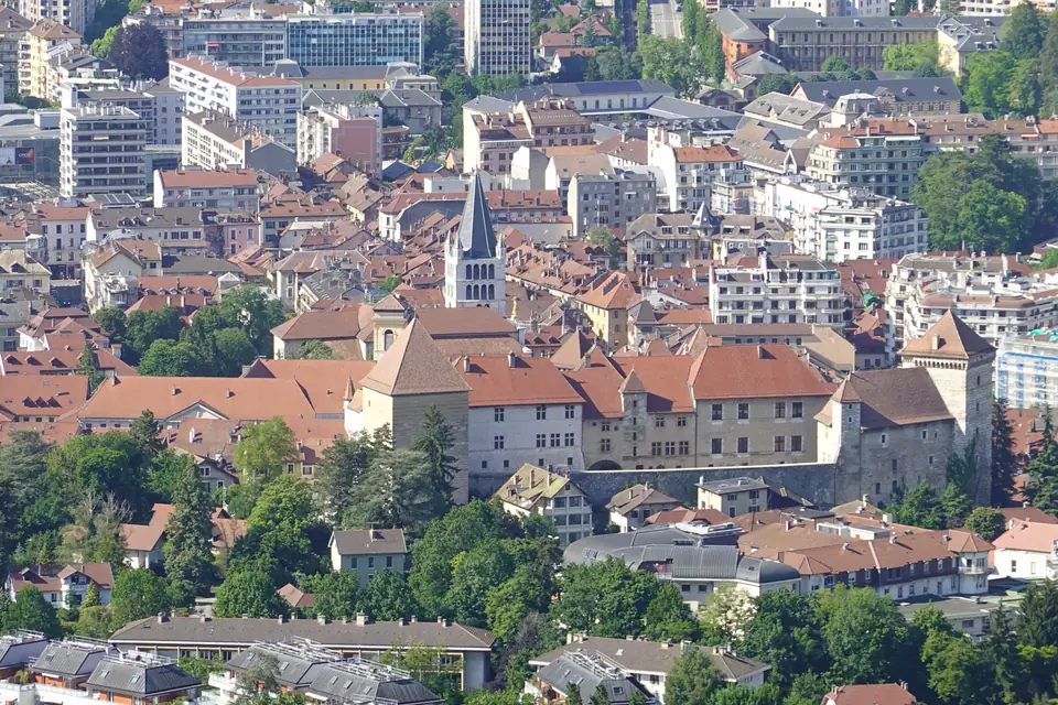 The Château d'Annecy above the roofs