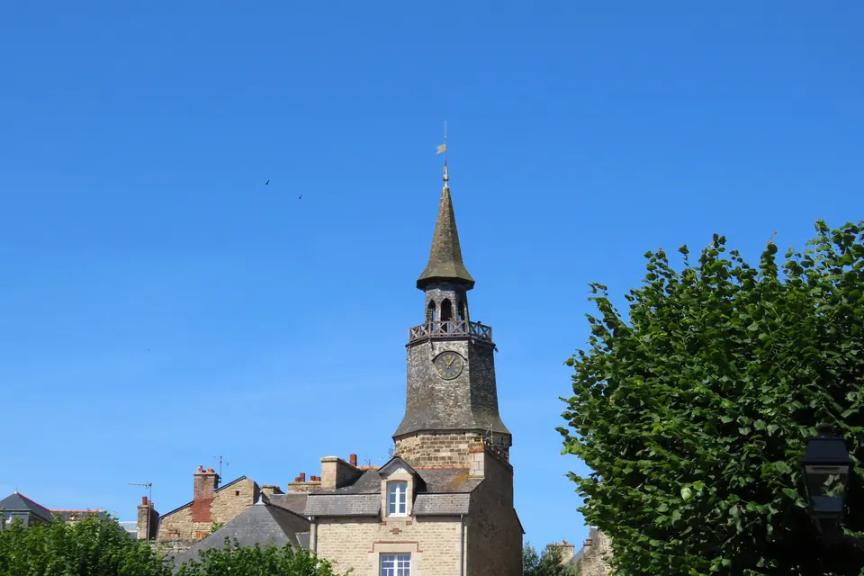 Tour de l'Horloge from the Place Saint-Sauveur
