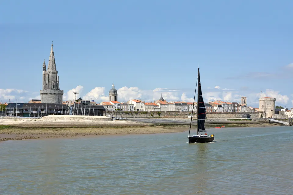 The Tour de la Lanterne rising over the ramparts