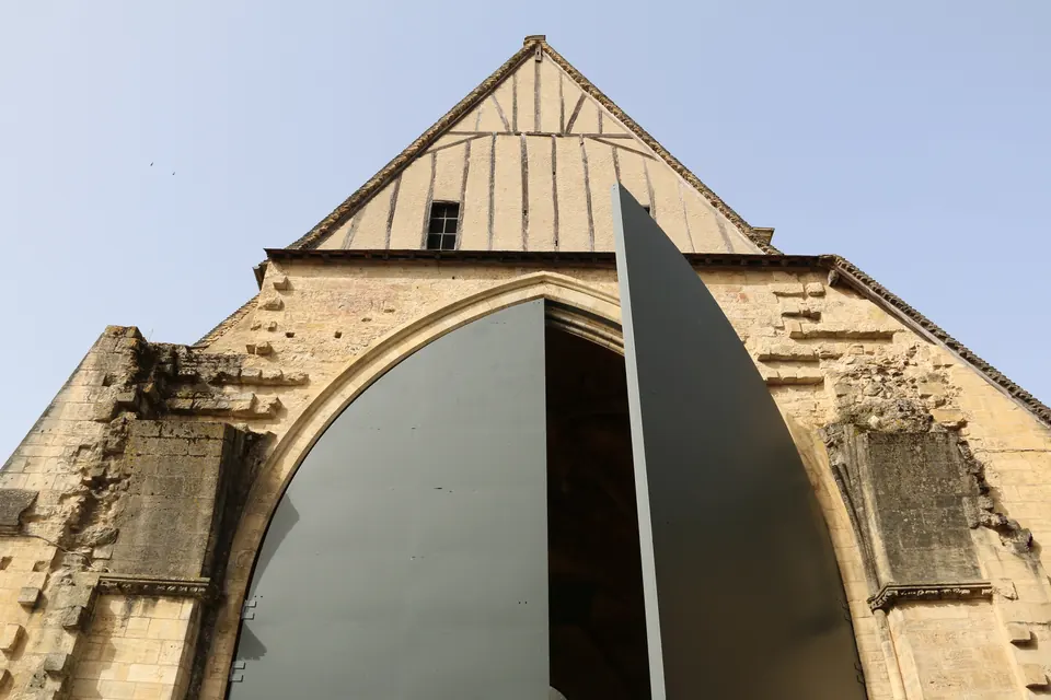 Jean Nouvel's steel doors on the Sainte-Marie market