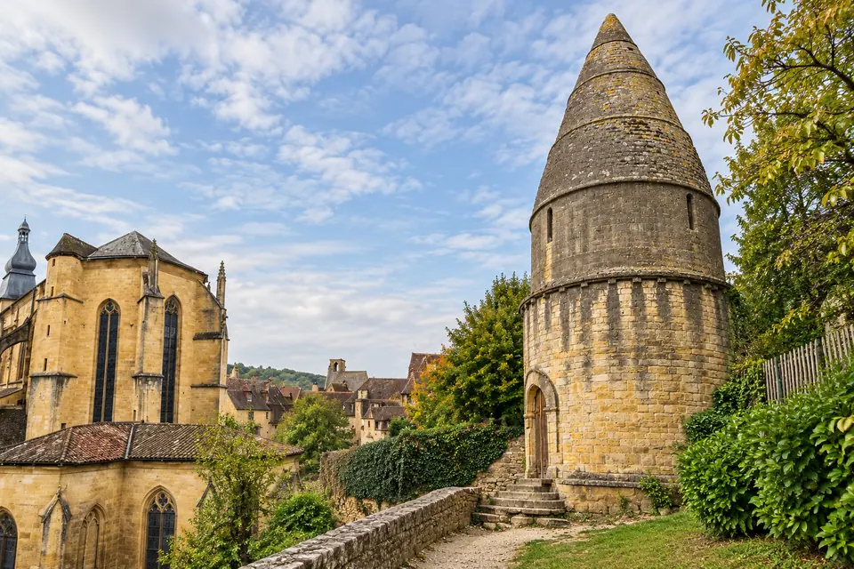 The Lanterne des Morts behind the cathedral