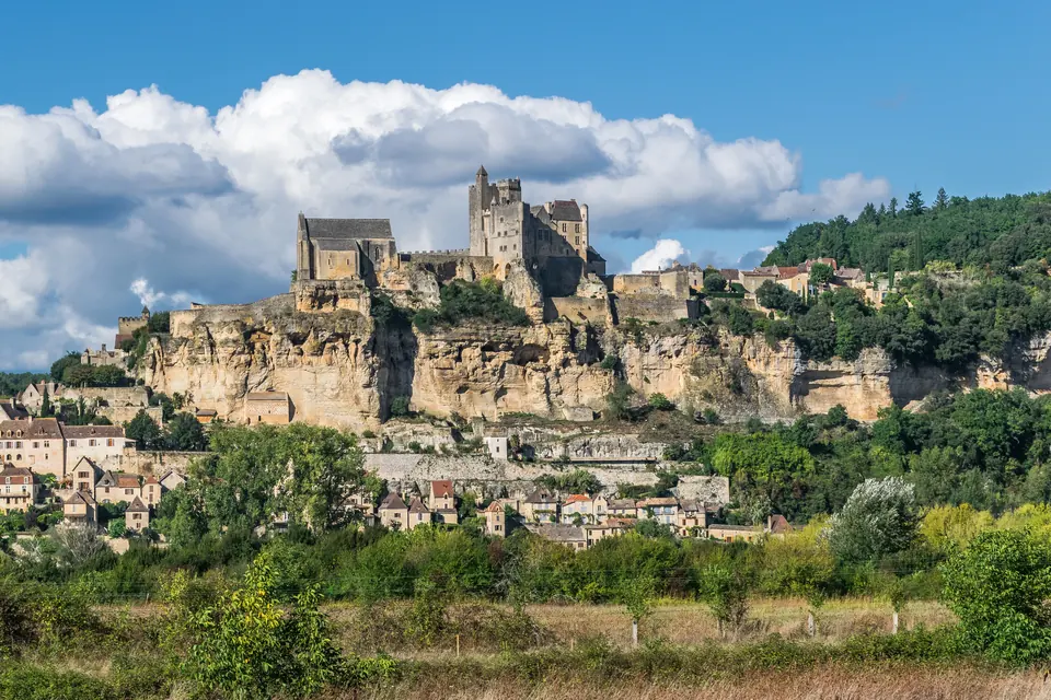 The Château de Beynac above the river