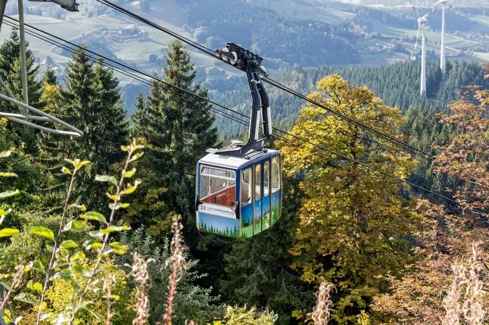 The Schauinsland cable car above the forest