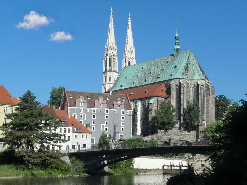 The Peterskirche above the Neisse and the bridge to Poland