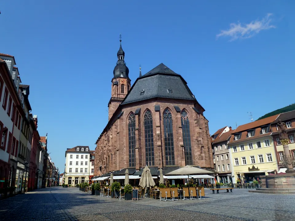 The Church of the Holy Spirit and the market square