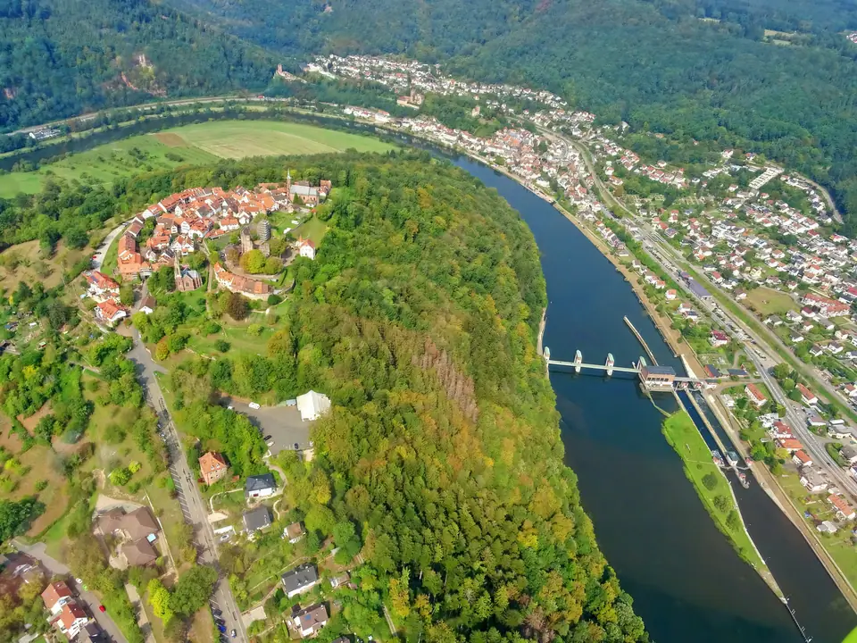 The four castles of Neckarsteinach above the river
