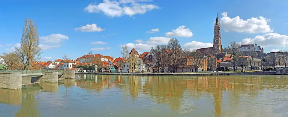 The Isar flowing past the old town