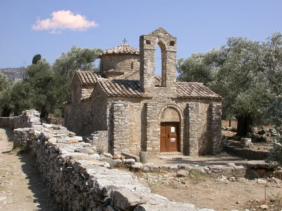 Agios Georgios Diasoritis, a Byzantine chapel in the Tragaia olives