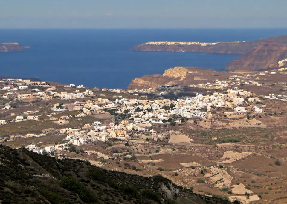 The inland village on the outer slope