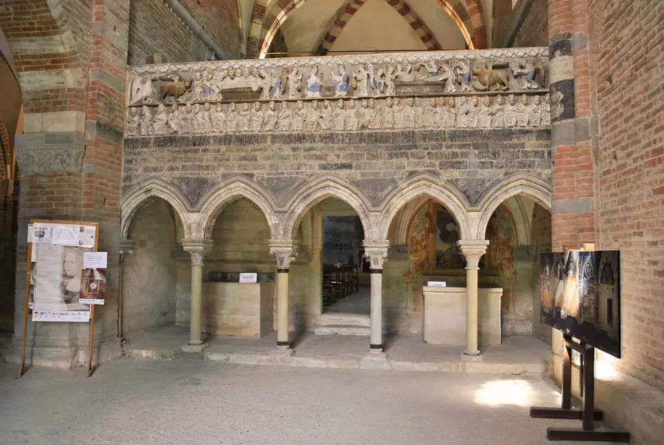 Vezzolano's carved pontile (jubé)