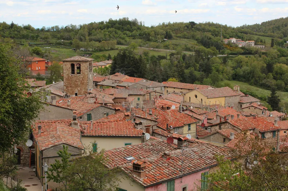Montieri on its ridge