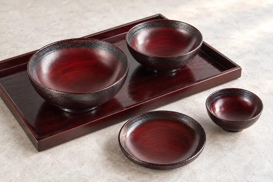 Aizu lacquerware bowls and trays