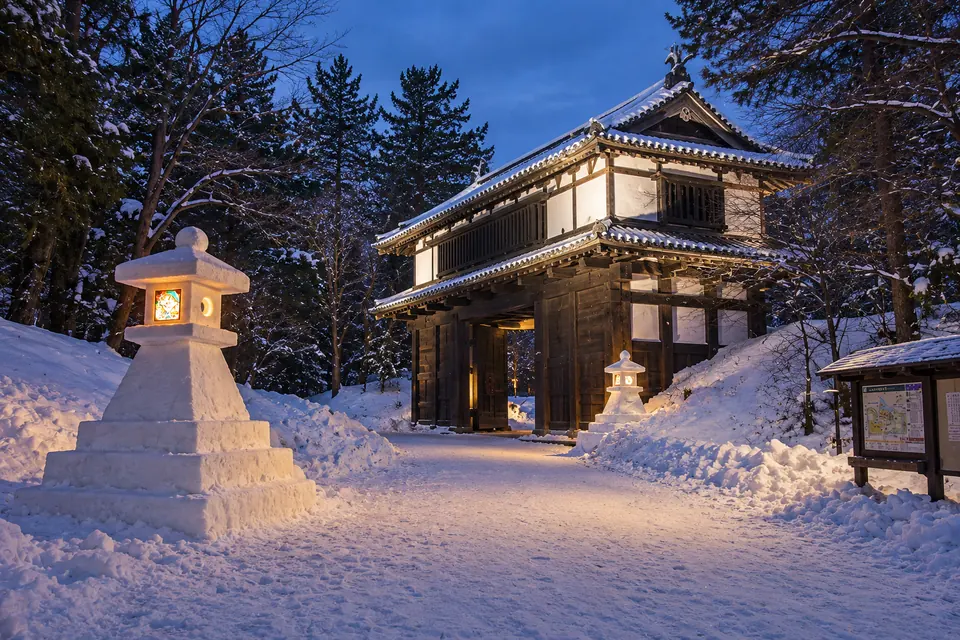 Snow lanterns in the castle park in February