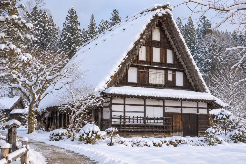 Hida Folk Village farmhouses in snow