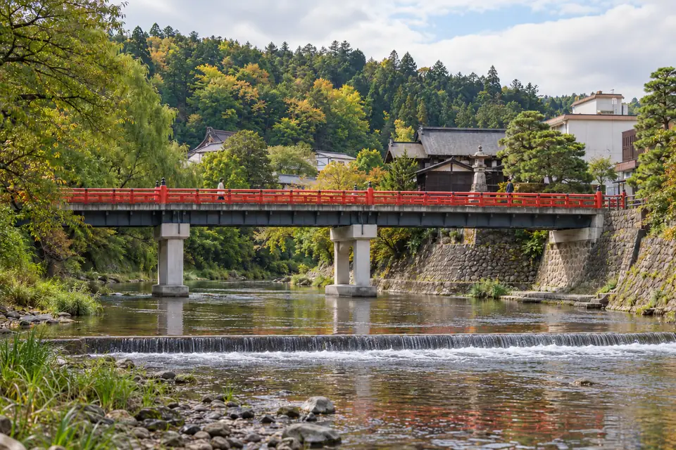 The red Nakabashi bridge over the Miyagawa