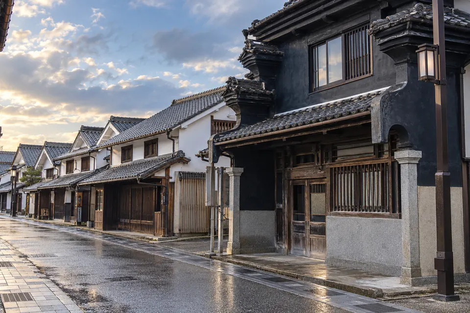 Kawaramachi, the gable-fronted merchant street