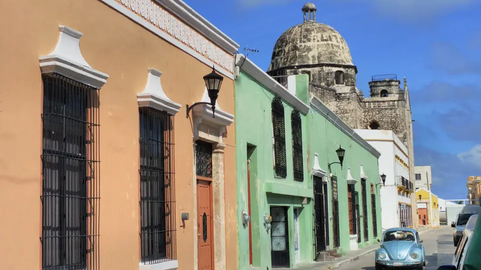 Painted façades in the walled center