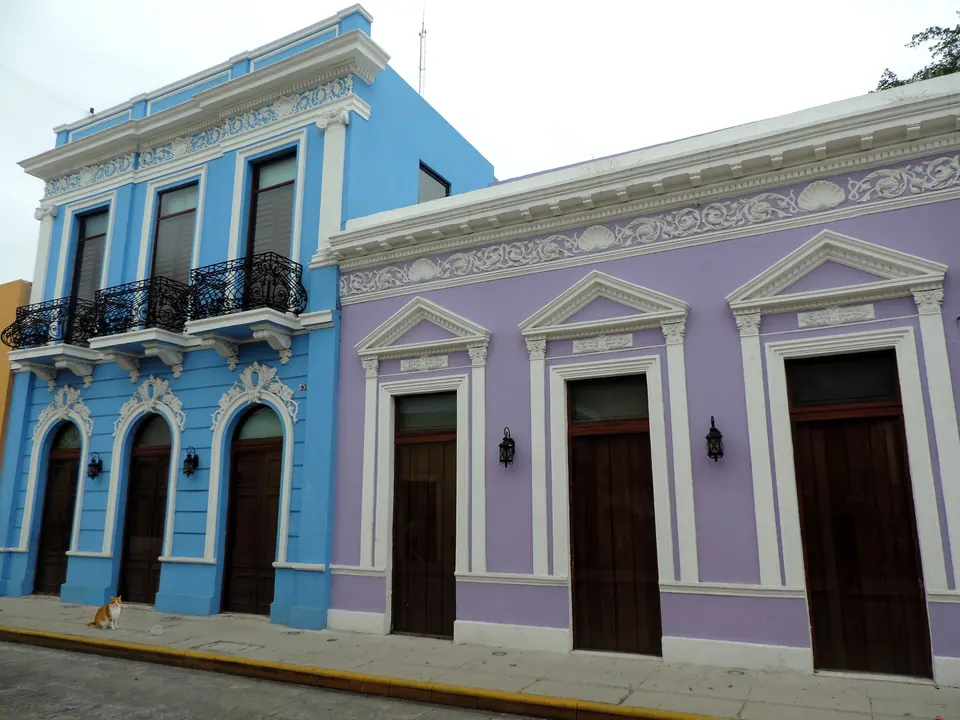 Painted houses in the centro