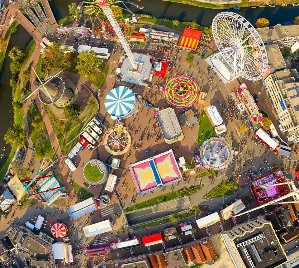 The 3 October fair on the Lammermarkt, from the air