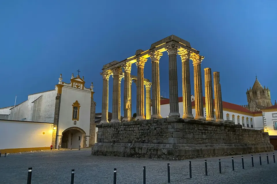 Évora