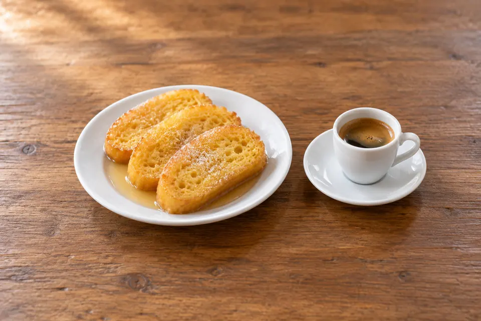 Fatias de Tomar, the golden egg-yolk sweet