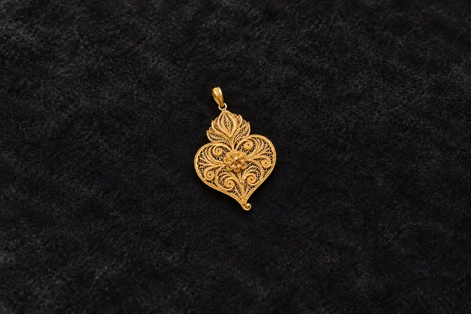 The Coração de Viana, the gold filigree heart