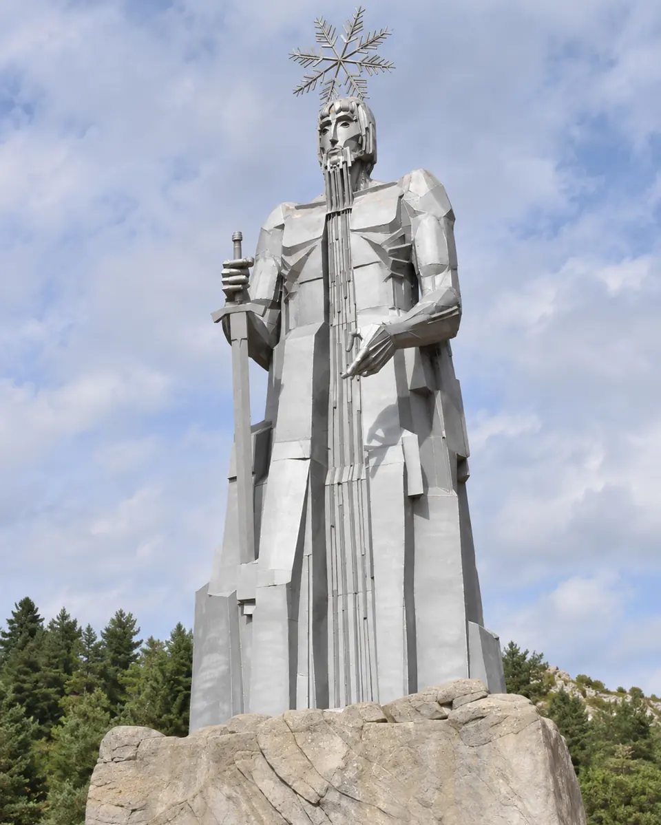 The Father Tagus monument in the Montes Universales
