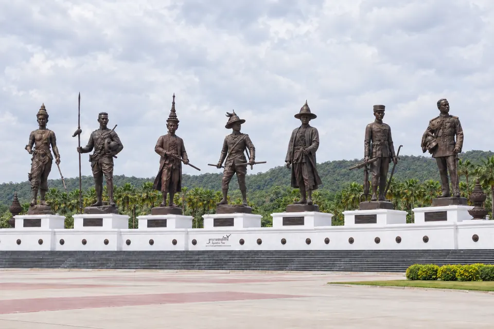 Rajabhakti Park, the statues of seven kings