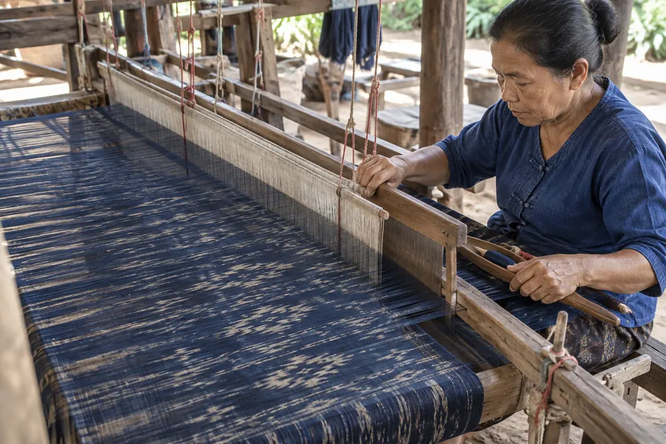 A mudmee silk loom in Chonnabot