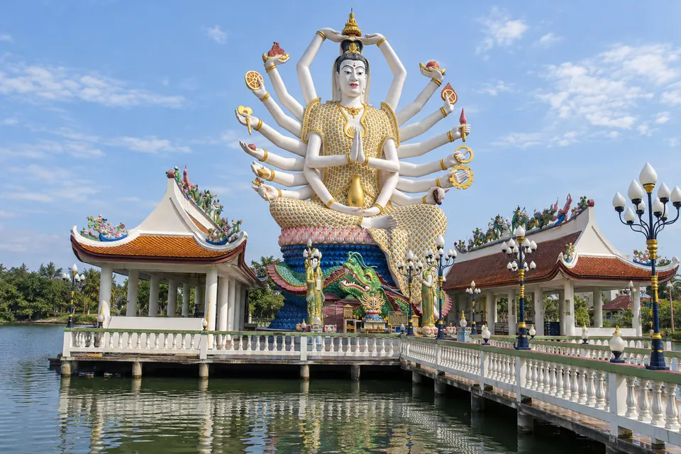 Wat Plai Laem, the many-armed Guanyin on the lake