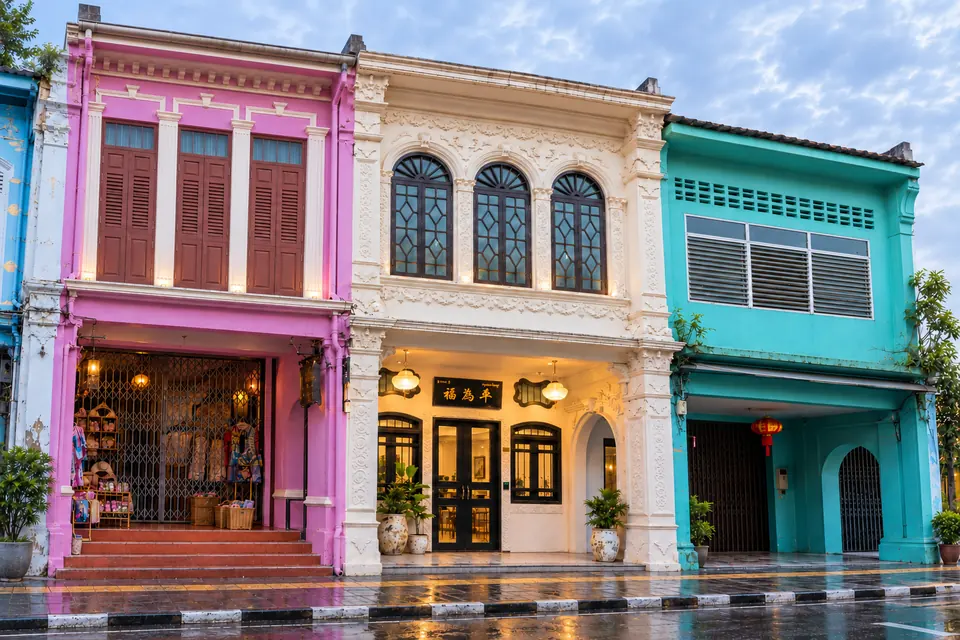 Thalang Road shophouses, arched windows and covered walkways