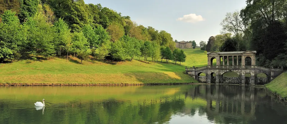 The Palladian bridge at Prior Park Landscape Garden