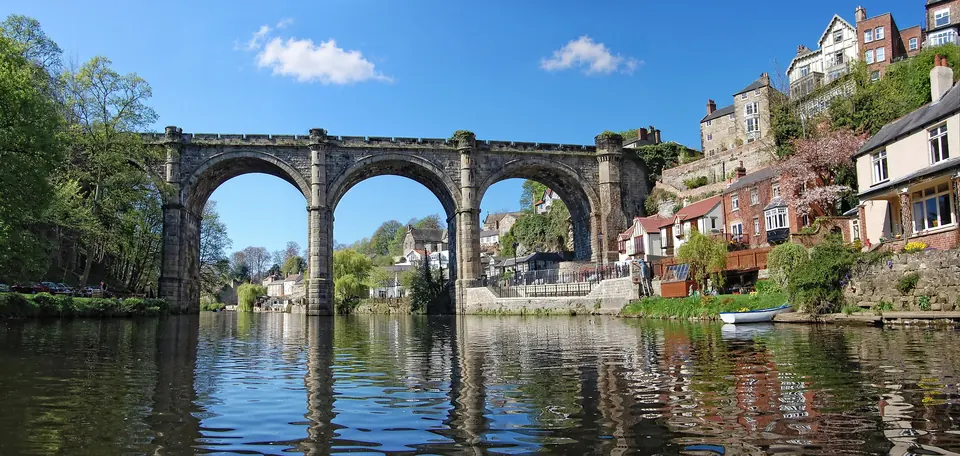 Knaresborough viaduct over the River Nidd