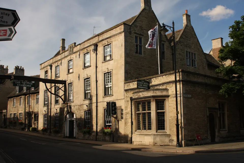 The George of Stamford, its sign spanning the road